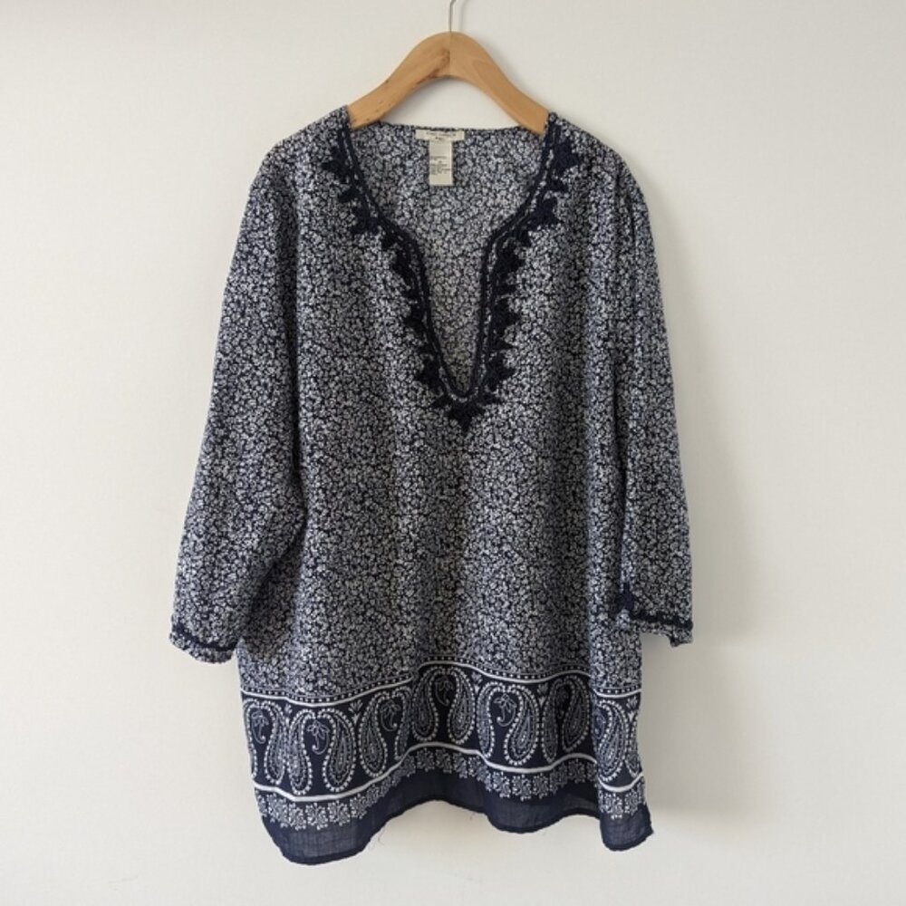 Anne Carson Woman Size 1X Navy and White Printed Cotton Tunic with Lace Trim